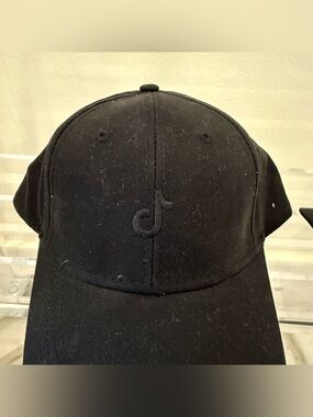 1  NEW Black Baseball Cap with TikTok Logo